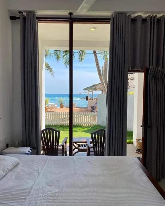 Turtle Beach House Batigama Exterior foto