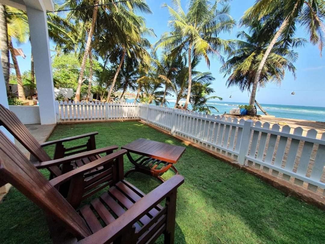Turtle Beach House Batigama Exterior foto